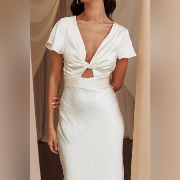 NWT SELFIE LESLIE Irena Twist Bust Short Sleeve Dress Oyster size XL-XXL - Picture 2 of 10